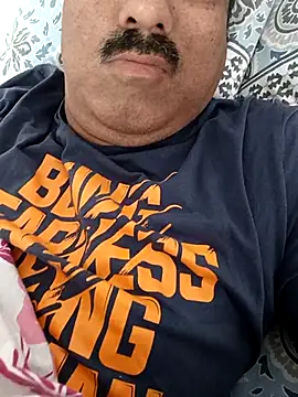 moonflower25 online show from February 2026 02:45:02 AM