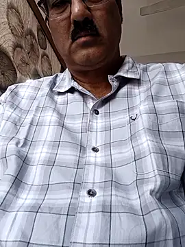 moonflower25 online show from December 2025 05:12:01 AM