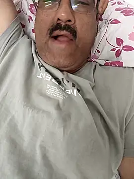 moonflower25 online show from February 2026 05:10:01 PM