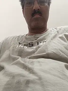 moonflower25 online show from April 2026 03:53:02 AM