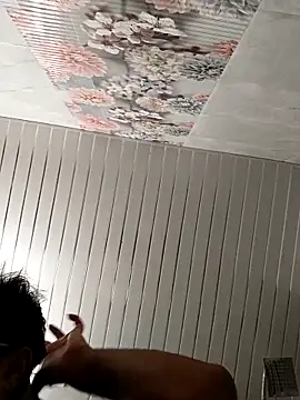 moonflower25 online show from April 2026 08:59:01 PM