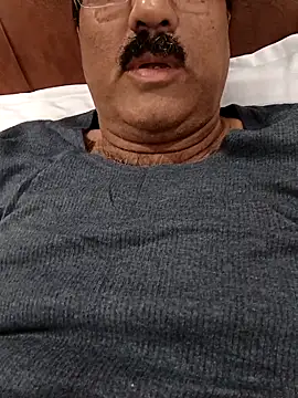 moonflower25 online show from December 2025 05:18:01 PM