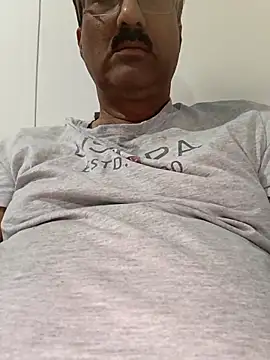 moonflower25 online show from October 2025 05:56:02 PM