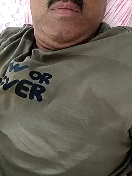 moonflower25 online show from February 2026 06:41:02 PM