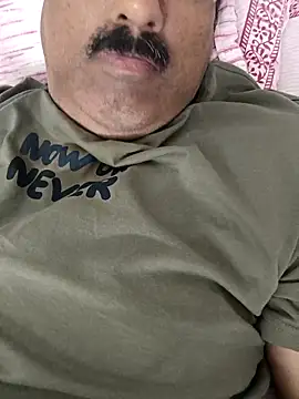 moonflower25 online show from February 2026 04:27:02 PM