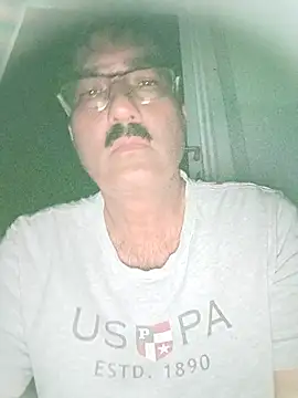 moonflower25 online show from October 2025 07:39:02 PM