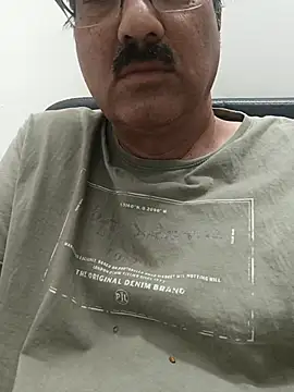 moonflower25 online show from March 2026 01:38:02 PM