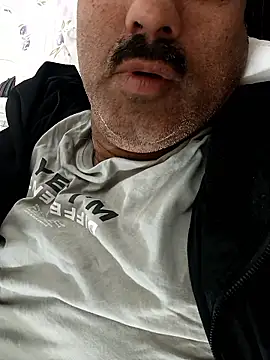 moonflower25 online show from January 2026 01:01:01 AM