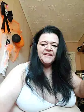 Snapshot of BlacReign chatting on October 2025 12:35:03 PM BlacReign online show from October 2025 12:35:03 PM