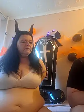 Snapshot of BlacReign chatting on October 2025 01:57:02 PM BlacReign online show from October 2025 01:57:02 PM