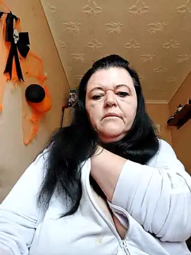 Snapshot of BlacReign chatting on November 2025 12:43:01 PM BlacReign online show from November 2025 12:43:01 PM