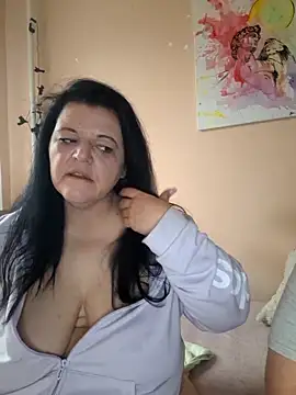 Snapshot of BlacReign chatting on November 2025 12:37:02 PM BlacReign online show from November 2025 12:37:02 PM