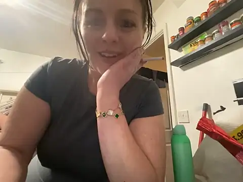 Snapshot of Curvysapphire chatting on April 2026 04:25:01 AM Curvysapphire online show from April 2026 04:25:01 AM