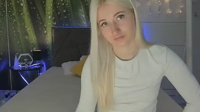 HollyTailors online show from March 2026 06:33:01 AM