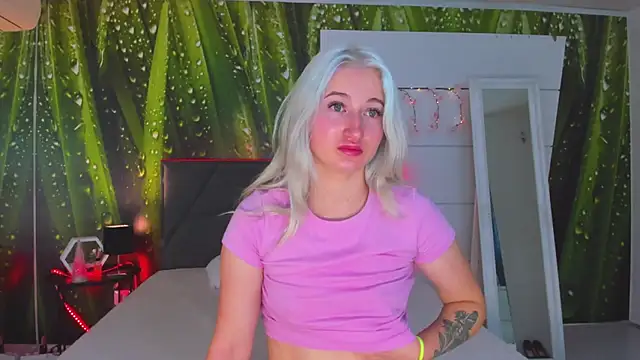 HollyTailors online show from October 2025 06:47:02 AM