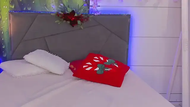 HollyTailors online show from January 2026 06:50:01 AM