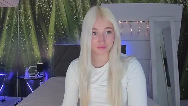 HollyTailors online show from March 2026 06:27:02 AM