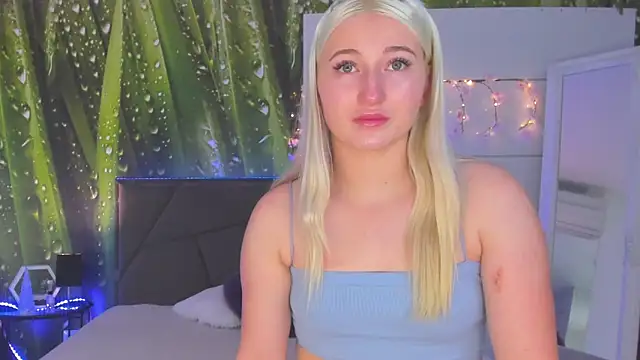 HollyTailors online show from November 2025 06:28:02 AM