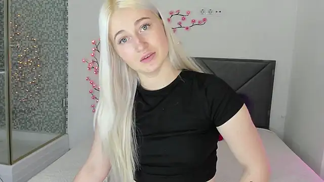 HollyTailors online show from February 2026 01:22:01 PM