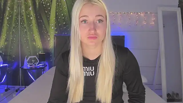 HollyTailors online show from March 2026 05:31:02 AM