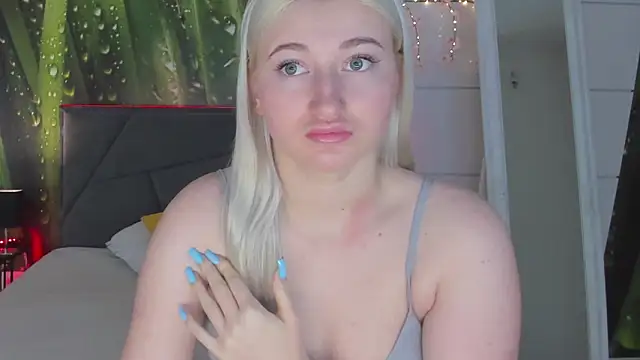 HollyTailors online show from March 2026 06:28:02 AM