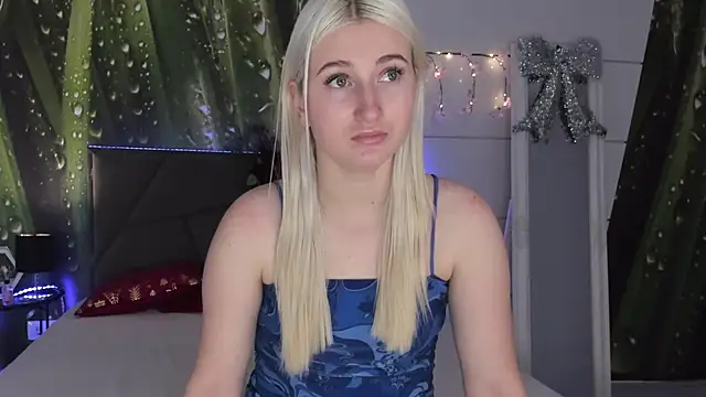 HollyTailors online show from December 2025 06:16:02 AM