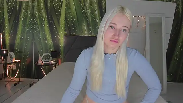 HollyTailors online show from March 2026 06:32:02 AM