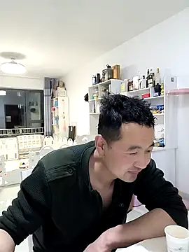 huanhuanaaaaa online show from April 2026 12:17:01 PM