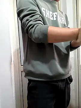 Snapshot of huanhuanaaaaa chatting on November 2025 06:28:01 AM huanhuanaaaaa online show from November 2025 06:28:01 AM