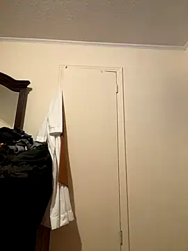 ThickDic28 online show from October 2025 01:40:01 AM