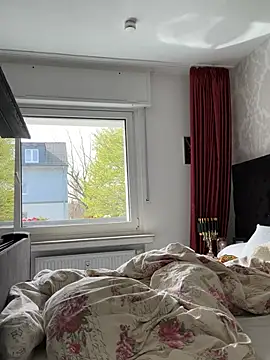 Emilia Mausi online show from March 2026 12:38:01 PM