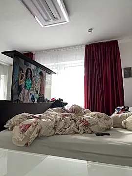 Emilia Mausi online show from March 2026 12:14:01 PM