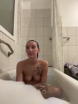 Emilia Mausi online show from April 2026 07:49:01 PM