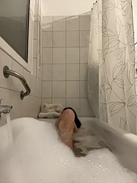 Emilia Mausi online show from November 2025 08:31:01 PM