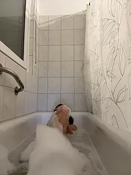 Emilia Mausi online show from December 2025 07:59:02 PM