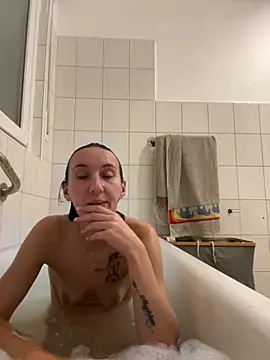 Emilia Mausi online show from October 2025 07:25:02 PM