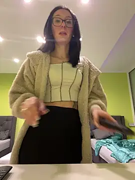 Emilia Mausi online show from February 2026 07:35:01 PM