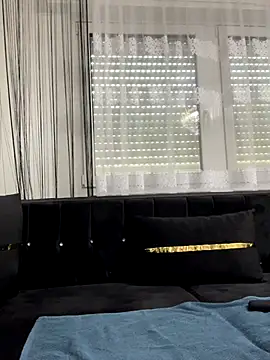 Emilia Mausi online show from September 2025 12:33:02 PM