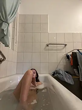 Emilia Mausi online show from November 2025 08:12:01 PM