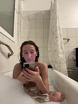 Emilia Mausi online show from February 2026 07:57:02 PM