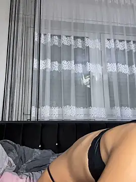 Emilia Mausi online show from October 2025 09:16:01 PM