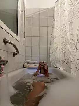 Emilia Mausi online show from February 2026 06:15:01 PM