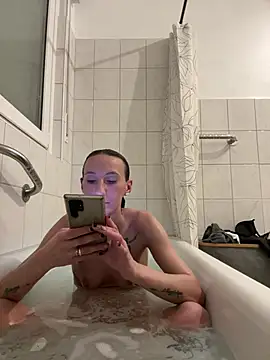 Emilia Mausi online show from March 2026 08:14:01 PM