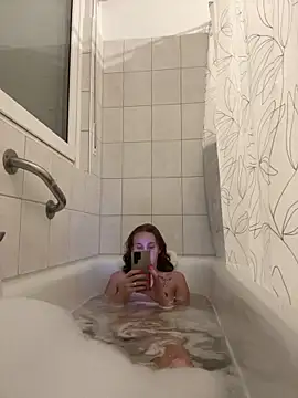 Emilia Mausi online show from January 2026 07:29:01 PM