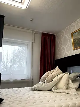 Emilia Mausi online show from January 2026 10:07:01 AM