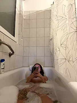 Emilia Mausi online show from January 2026 08:13:02 PM