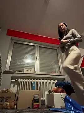 Emilia Mausi online show from February 2026 08:06:02 PM