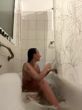 Emilia Mausi online show from December 2025 07:50:01 PM