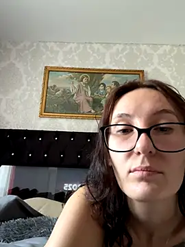 Emilia Mausi online show from November 2025 10:53:02 AM