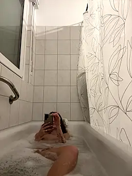 Emilia Mausi online show from January 2026 08:04:02 PM